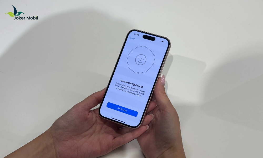 Face ID je najnoviji i najnapredniji način otključavanja iPhone-a, dostupan na modelima od iPhone X pa nadalje (osim SE serije).